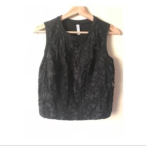 Black floral crop tank